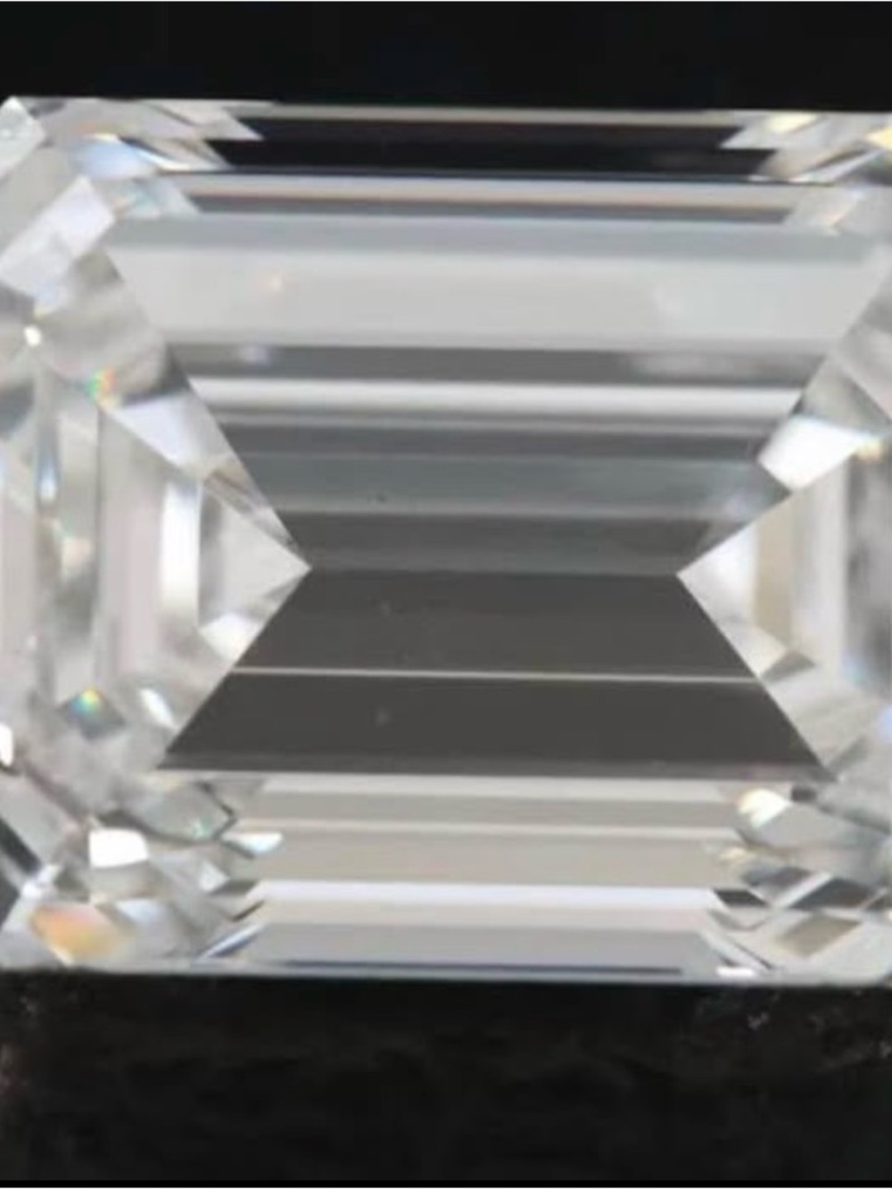Brilliant White Emerald-Cut Ring Gemstone